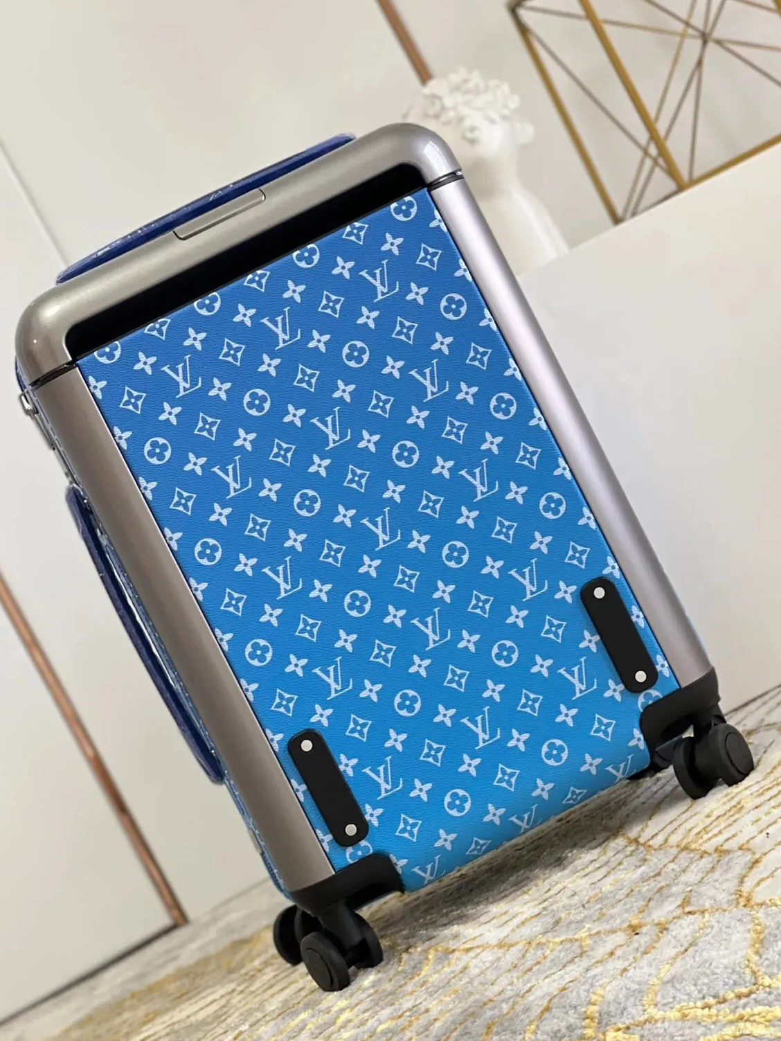CUSTOM SUITCASE HORIZON 55 CABIN CLOUDS 37L 0717